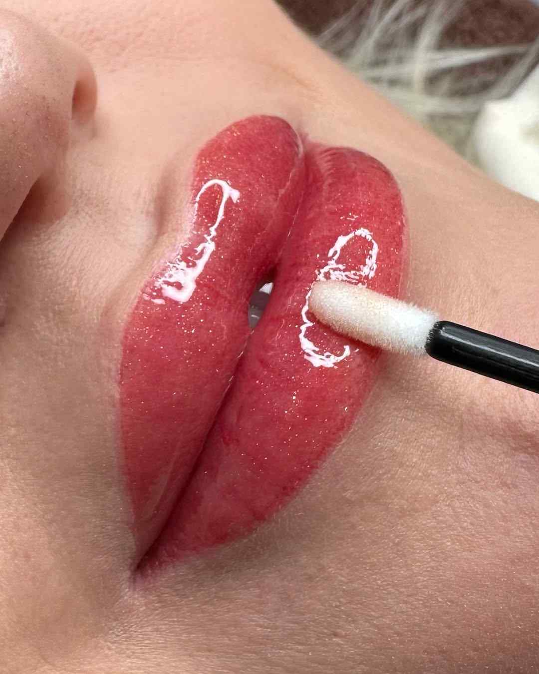 Kalıcı dudak renklendirme Alanya